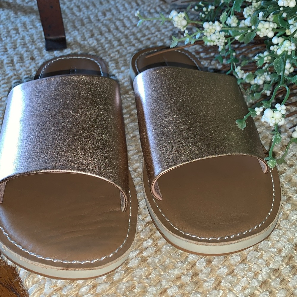 OluKai Rose Gold Sandals Modern Metallic Slides Size 8. - Picture 5 of 9